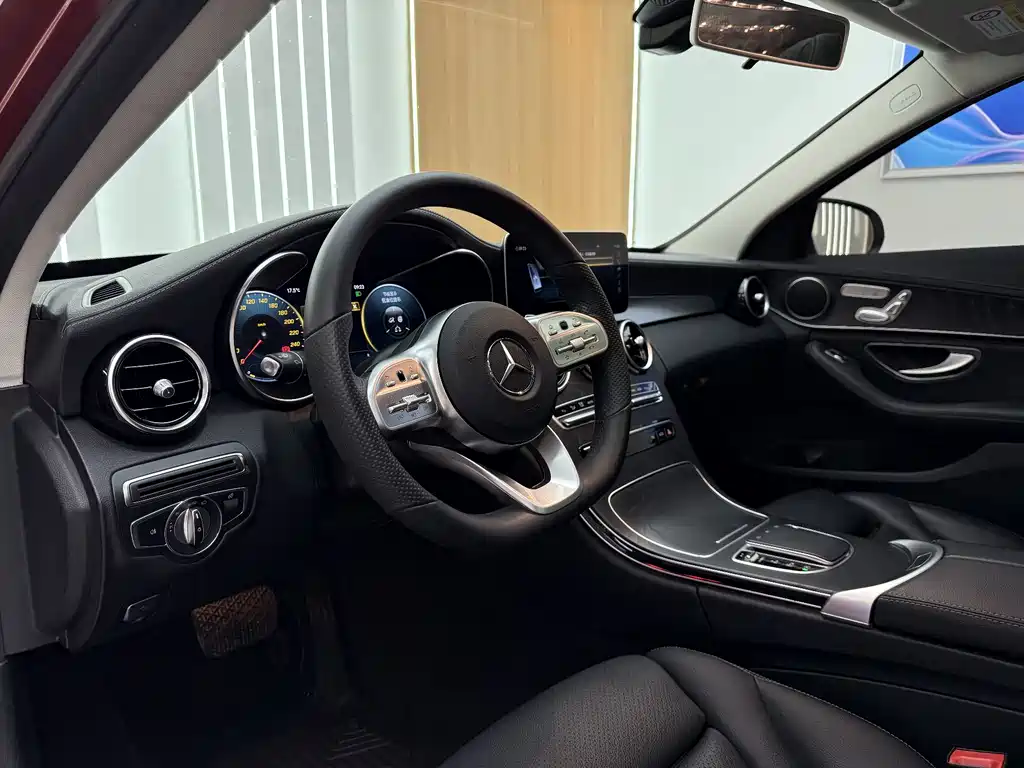 Mercedes-Benz C-Class 2020 — фото 18