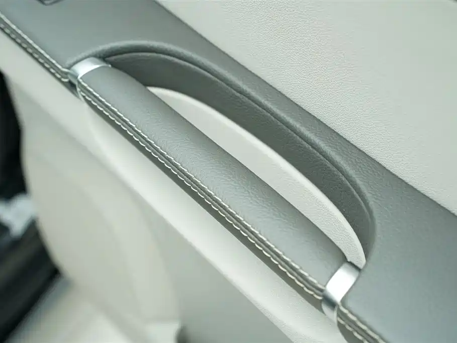 Mercedes-Benz R-Class 2015 — фото 31