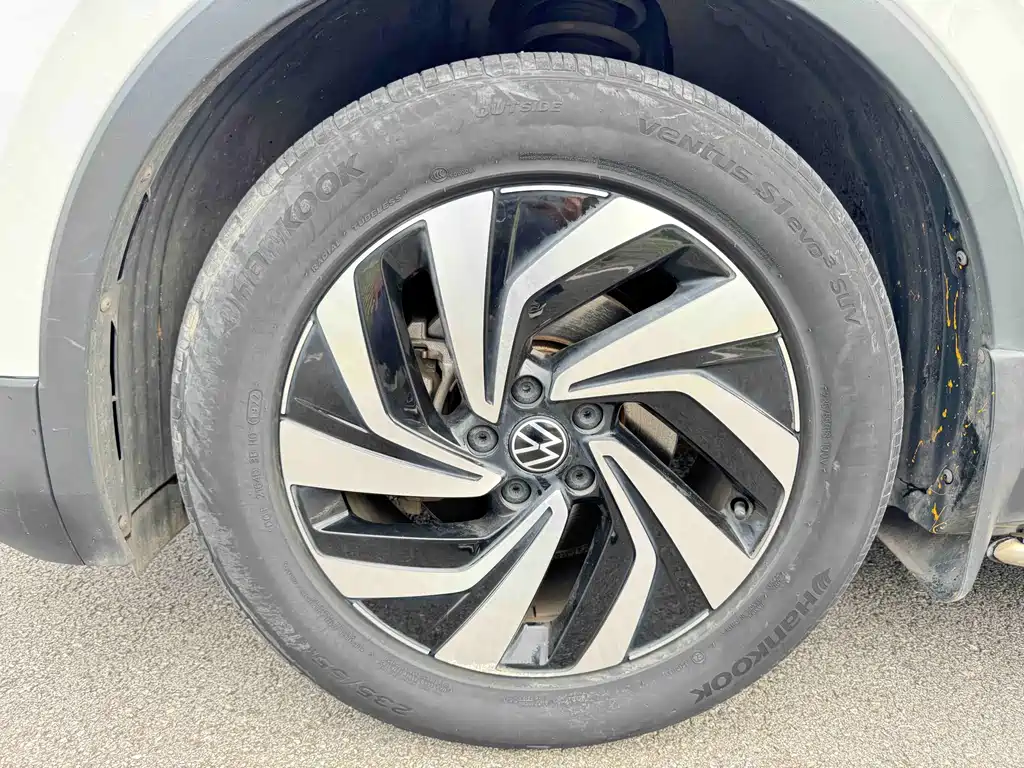 Volkswagen Tiguan L 2023 — фото 21
