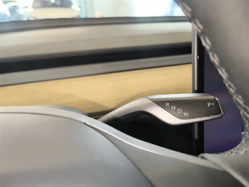 Tesla Model Y 2023 — фото 14