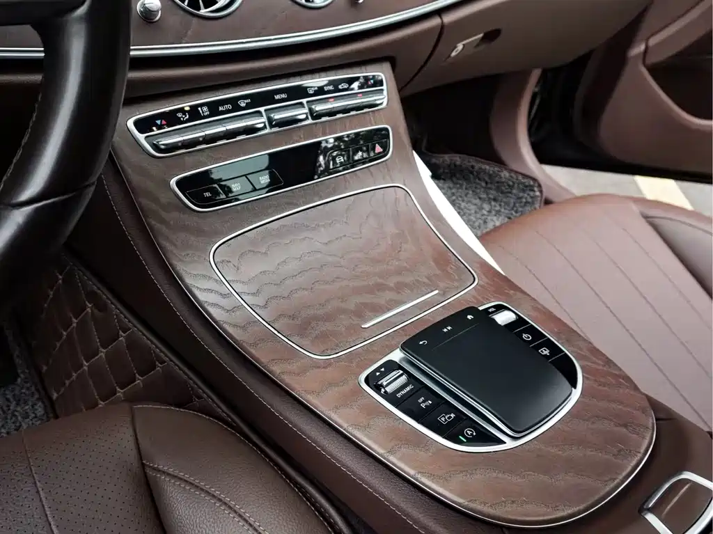 Mercedes-Benz E-Class 2022 — фото 30