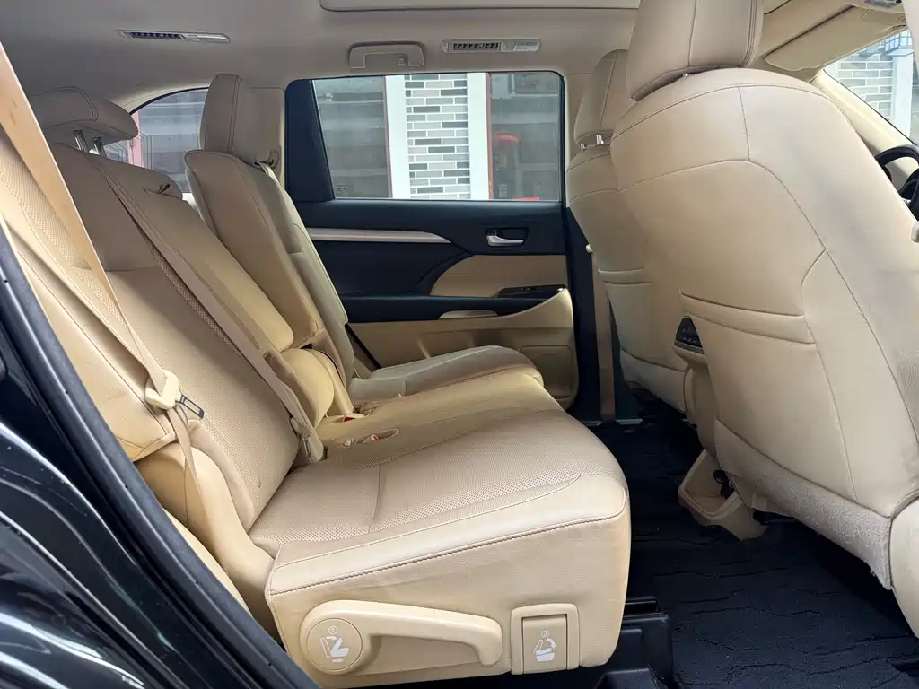 Toyota Highlander 2018 — фото 10