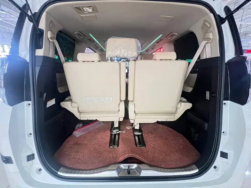 Toyota Vellfire 2020 — фото 17
