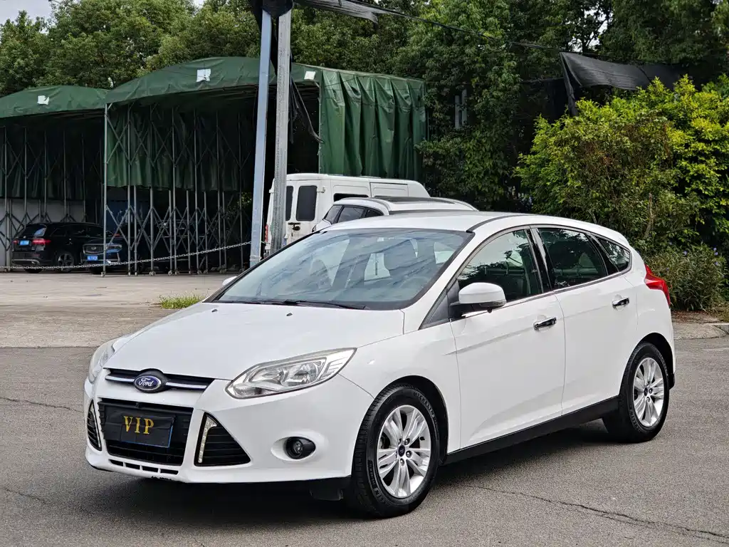 Ford Focus 2015 — фото 1