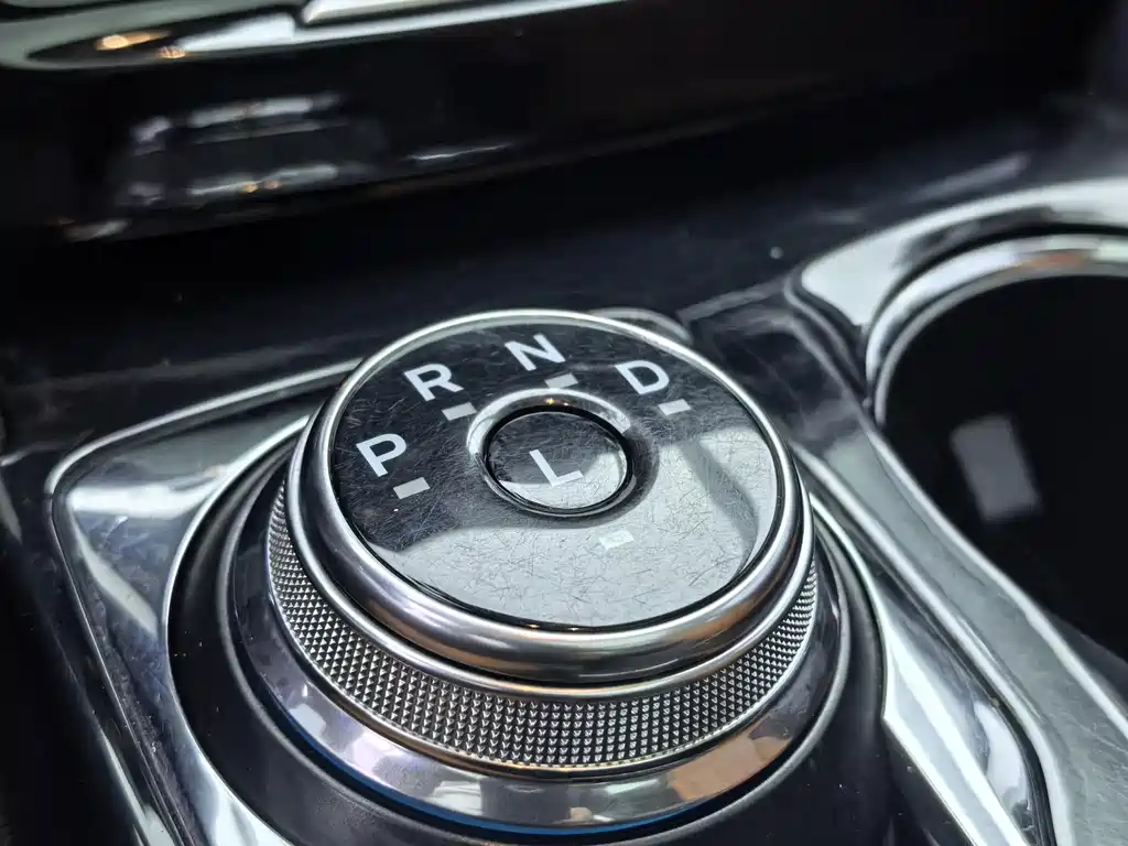 Ford Escape 2020 — фото 11