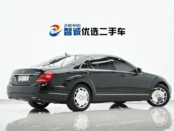 Mercedes-Benz S-Class 2010