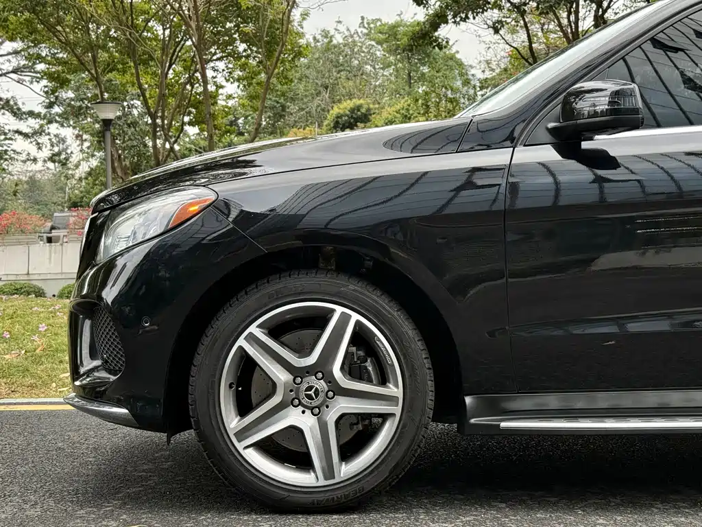 Mercedes-Benz GLE 2018 — фото 14