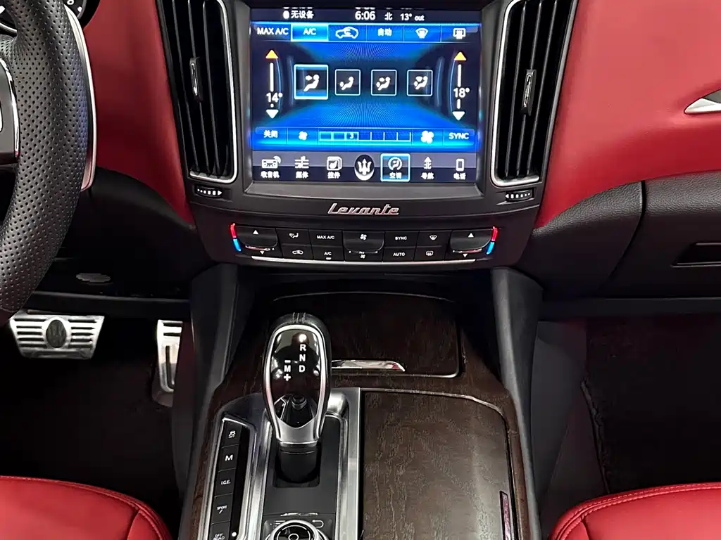Maserati Levante 2018 — фото 15