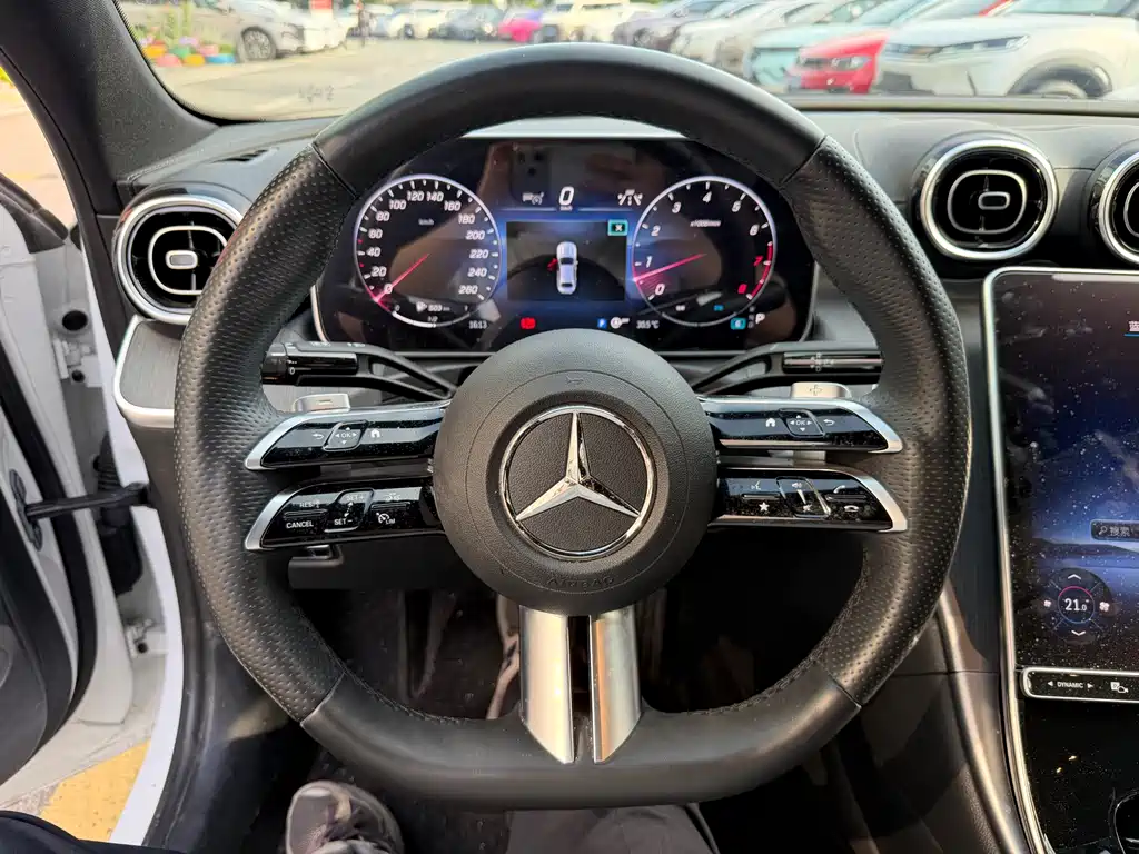 Mercedes-Benz C-Class 2023 — фото 6