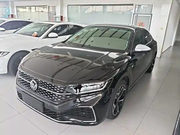 Volkswagen Passat 2024
