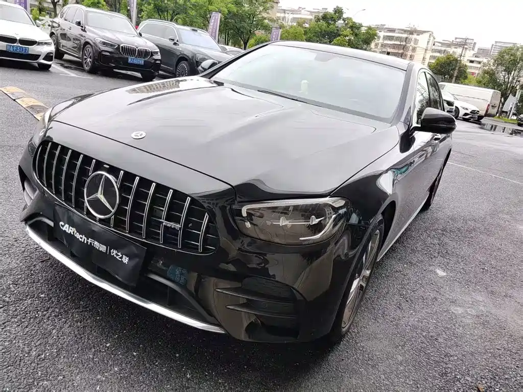 Mercedes-Benz E-Class 2022