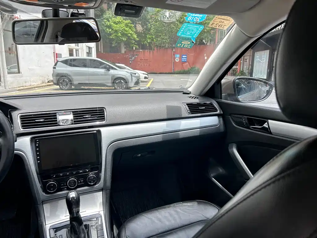 Volkswagen Passat 2015 — фото 18