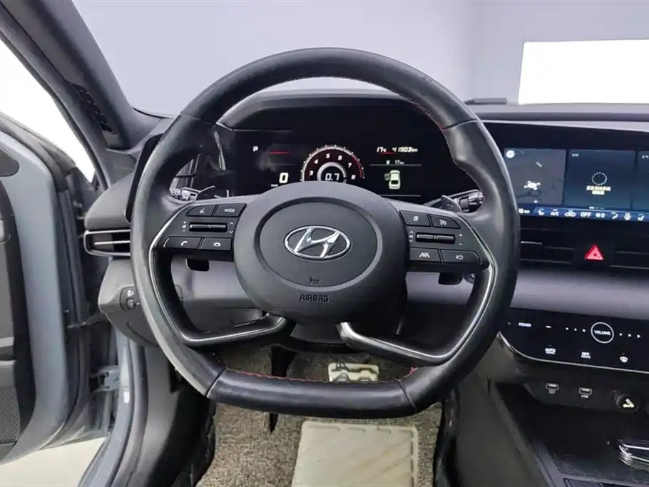 Hyundai Elantra 2021 — фото 15