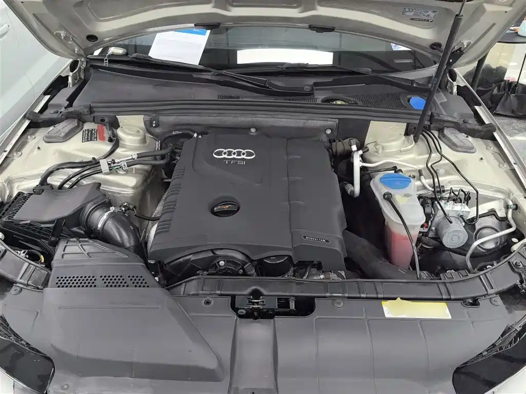 Audi A4L 2014 — фото 16