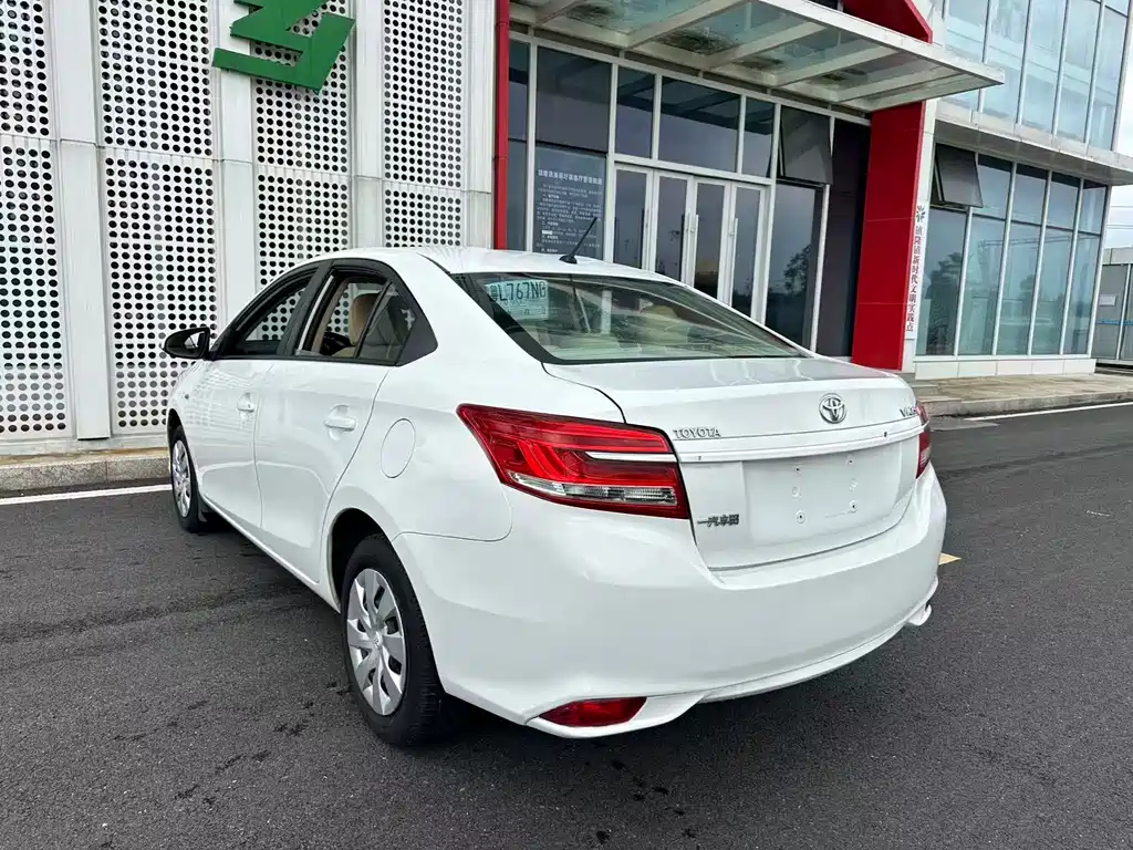 Toyota Vios 2018 — фото 25