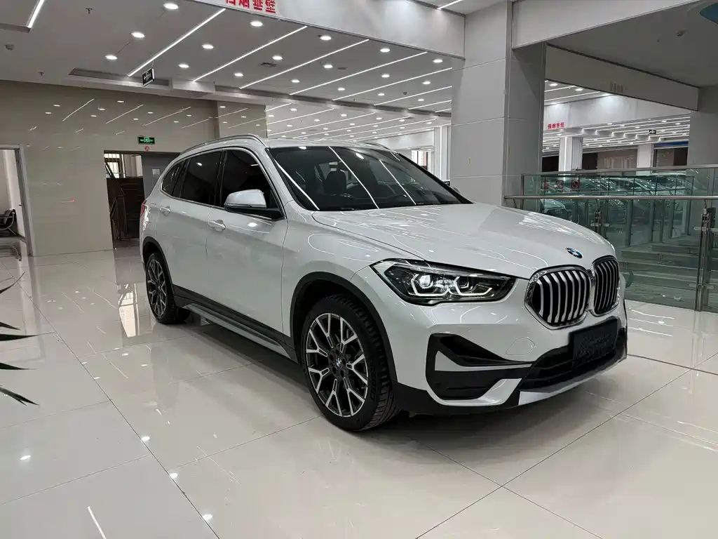 BMW X1 2021 — фото 3