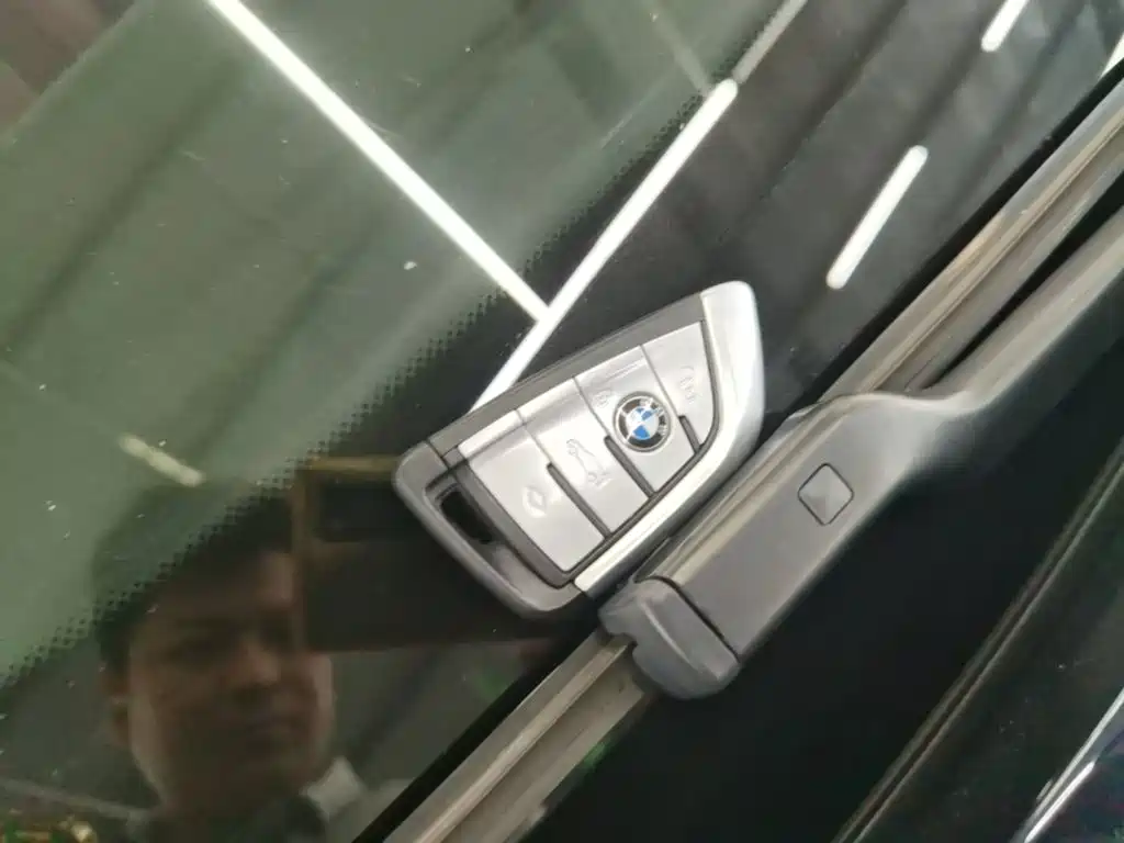 BMW 5 Series New Energy 2021 — фото 9