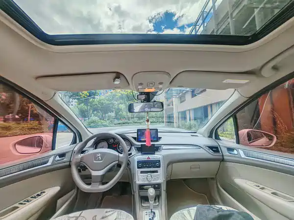 Peugeot 308 2012