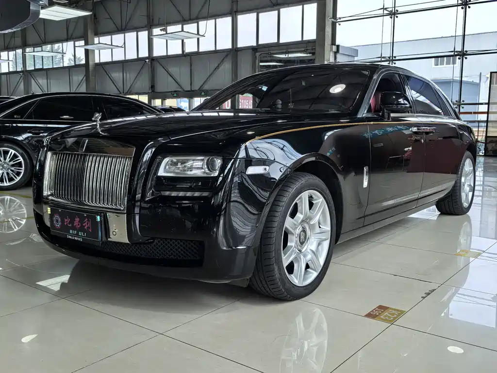 Rolls-Royce Ghost 2015 — фото 1