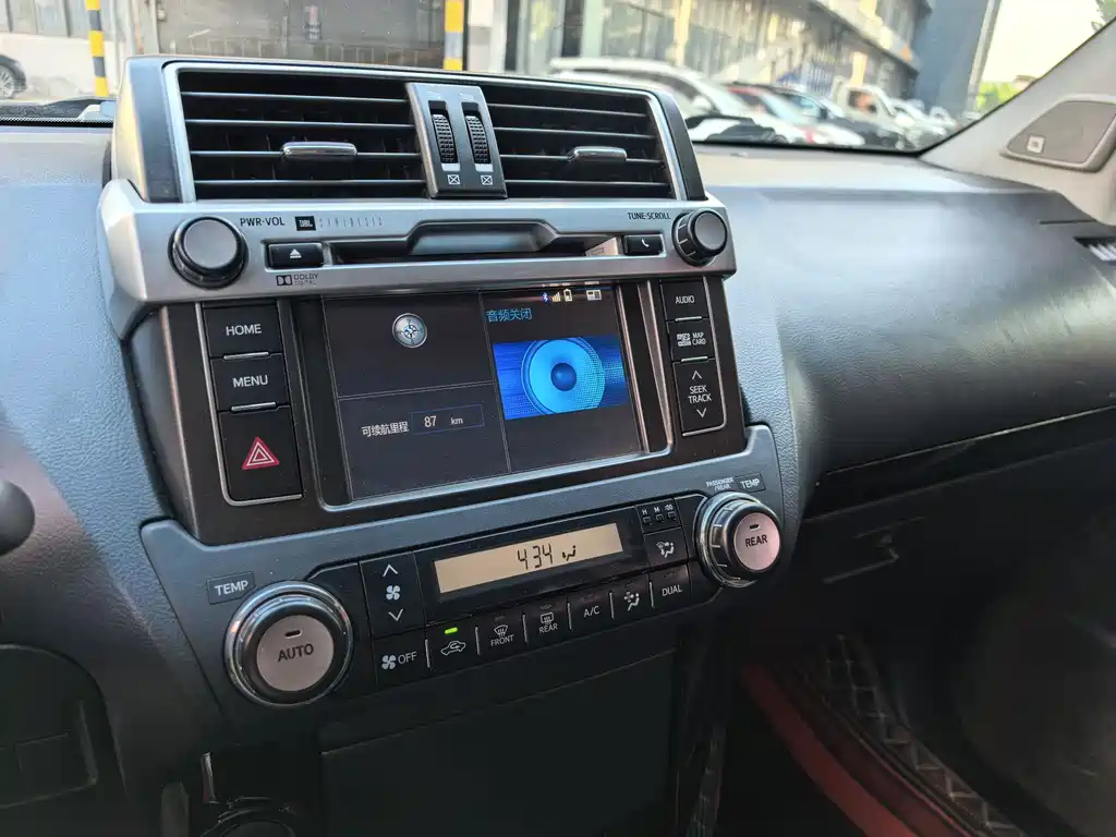 Toyota Prado 2016 — фото 11
