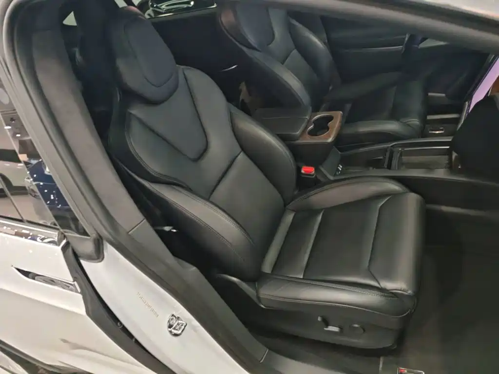 Tesla Model X 2019 — фото 20