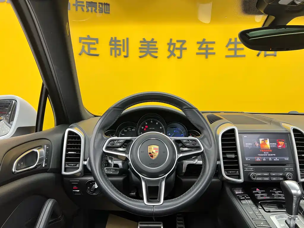 Porsche Cayenne 2017 — фото 11