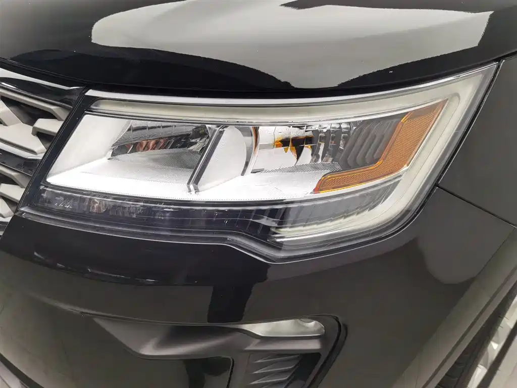 Ford Explorer 2019 — фото 7