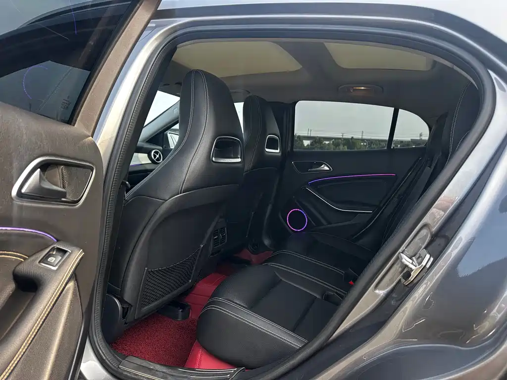 Mercedes-Benz GLA 2015 — фото 10