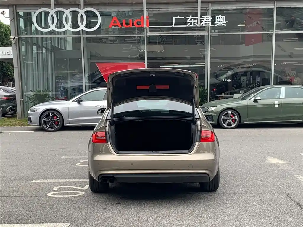 Audi A4L 2014