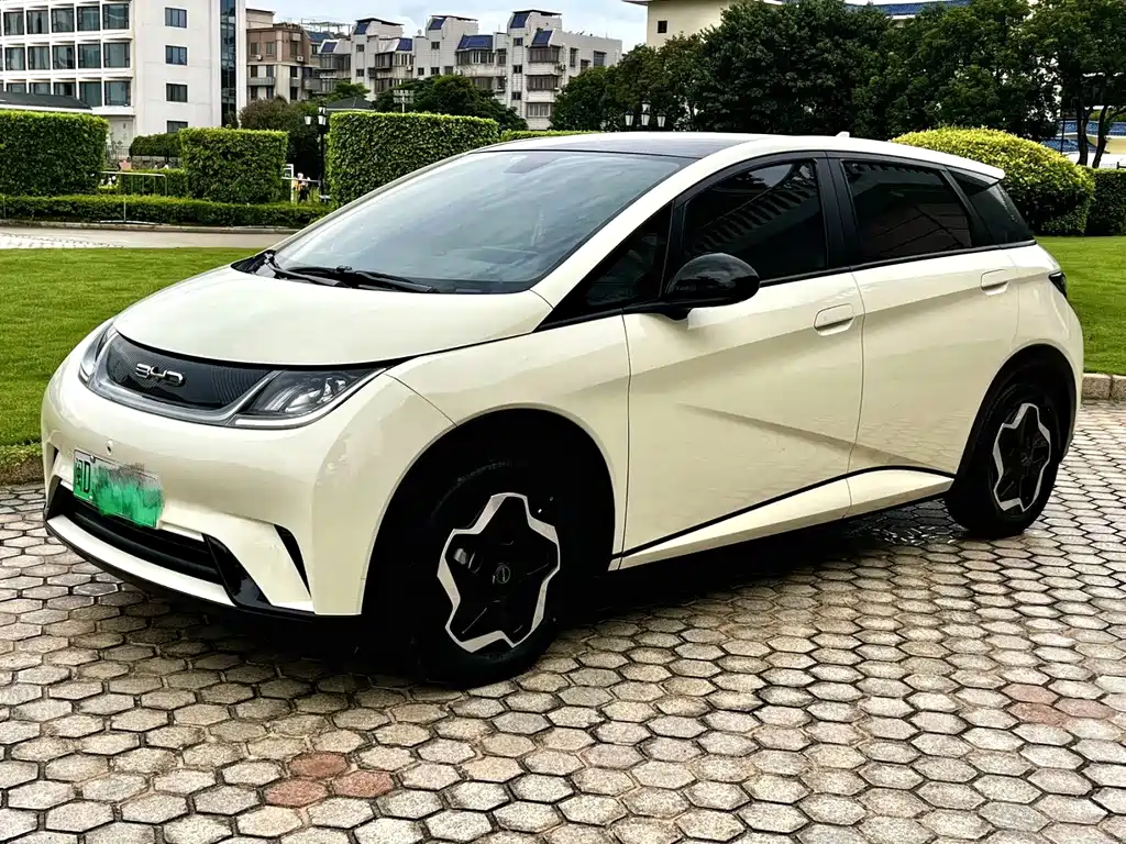 BYD Dolphin 2023