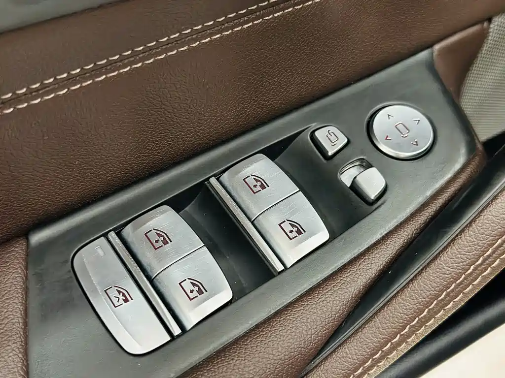 BMW 5 Series 2022 — фото 14
