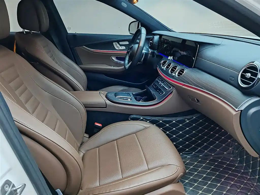 Mercedes-Benz E-Class 2023 — фото 12