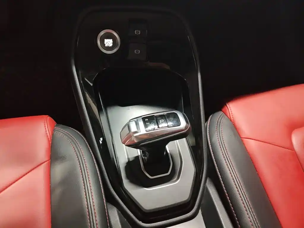 Haval H2s 2018 — фото 14