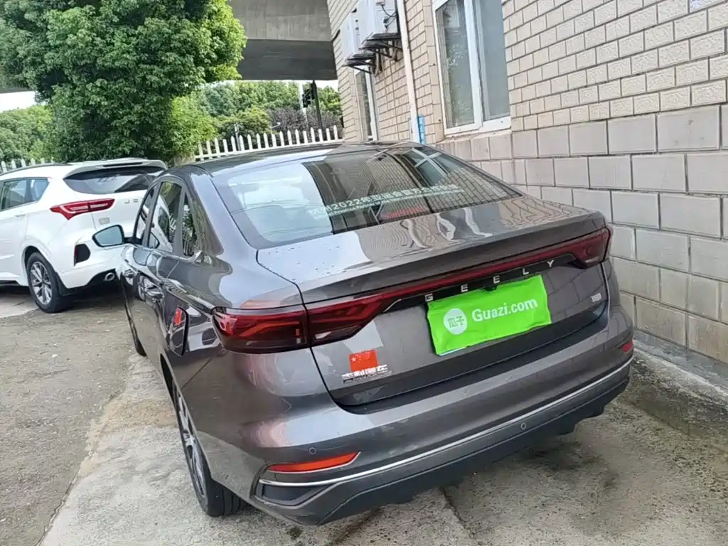 Geely Emgrand 2023