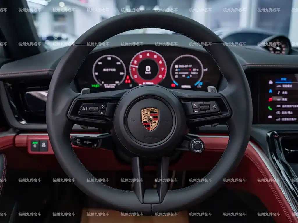 Porsche Panamera 2025 — фото 17