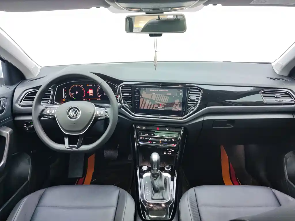 Volkswagen T-Roc 2023 — фото 13