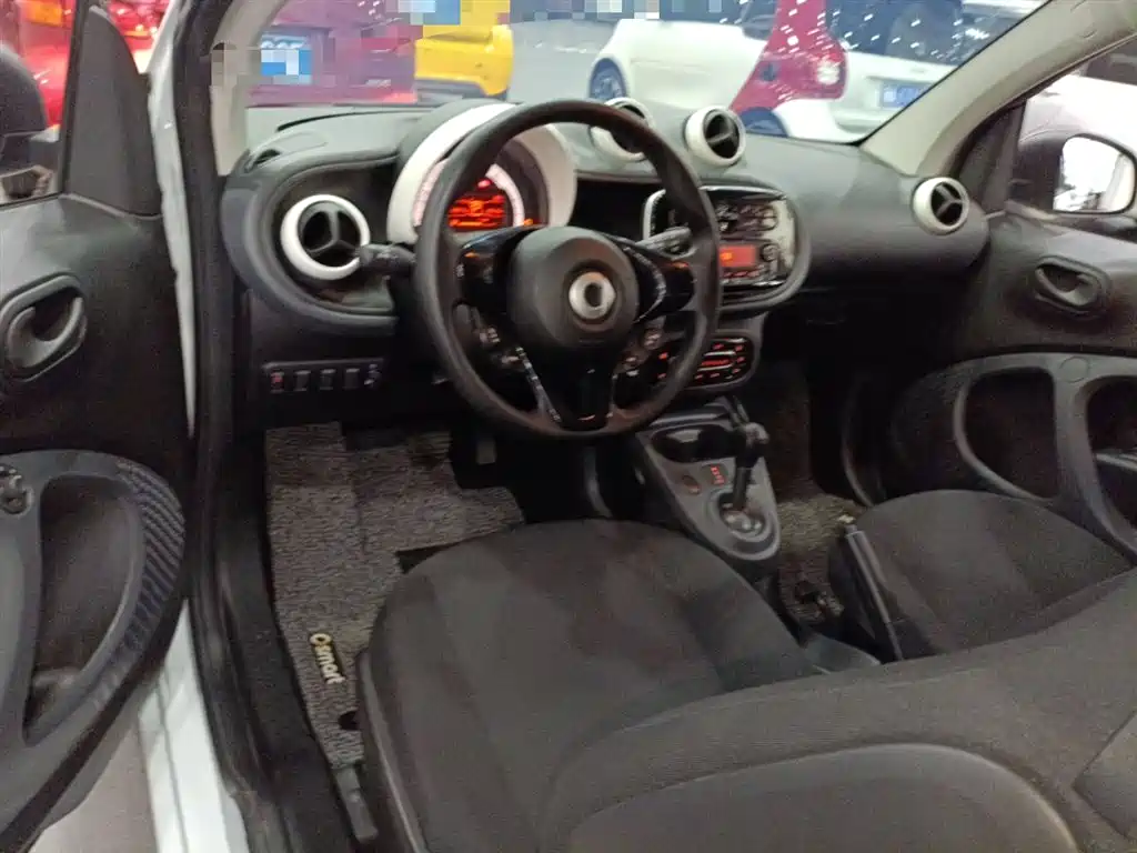 smart Fortwo 2018 — фото 10