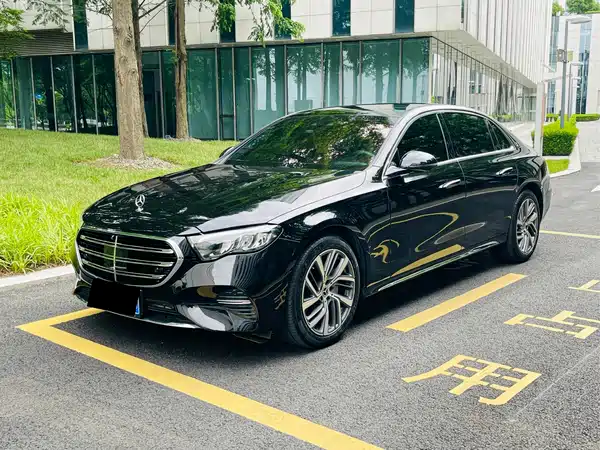 Mercedes-Benz E-Class 2024