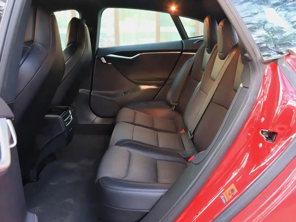 Tesla Model S 2018 — фото 6