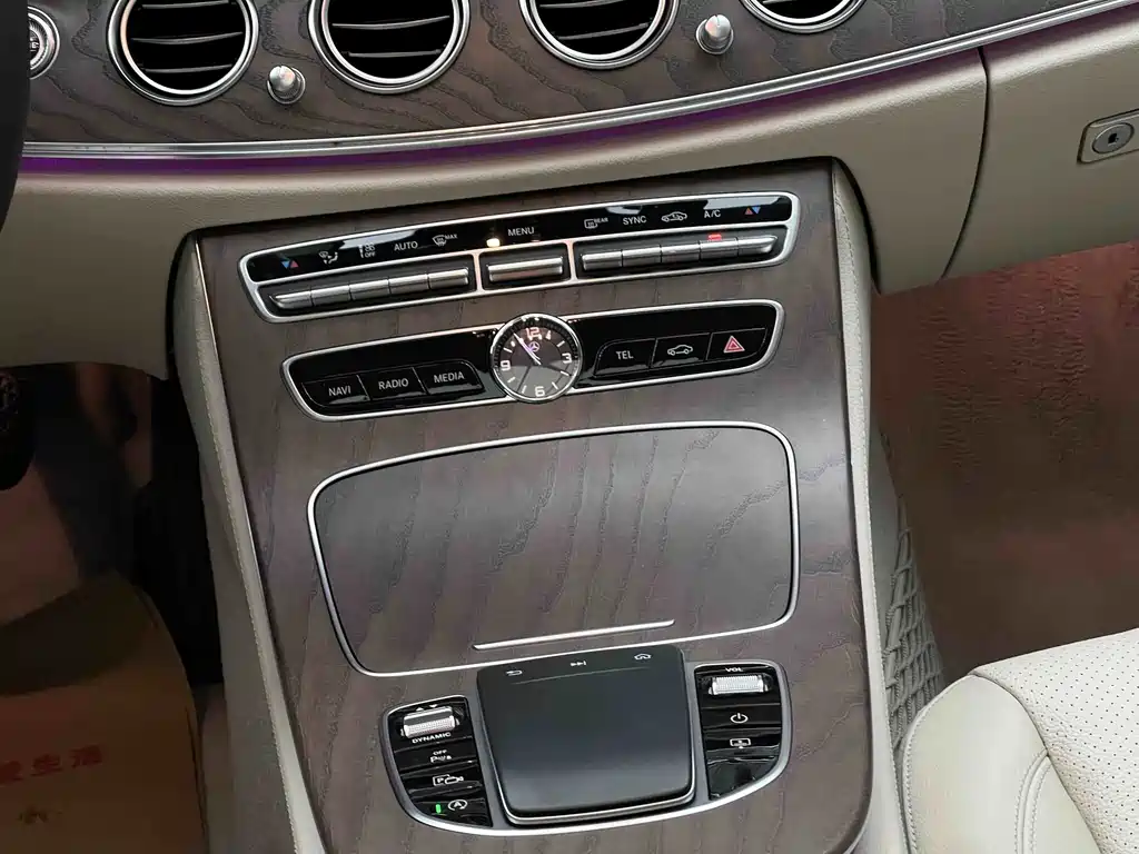 Mercedes-Benz E-Class 2019 — фото 13