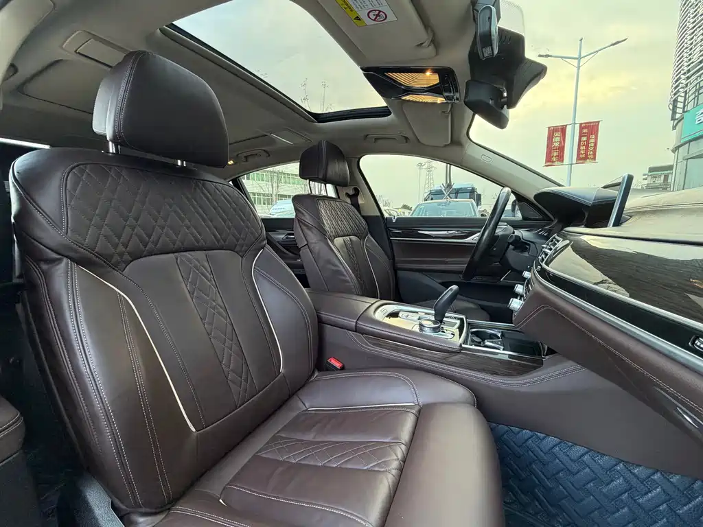 BMW 7 Series 2019 — фото 15