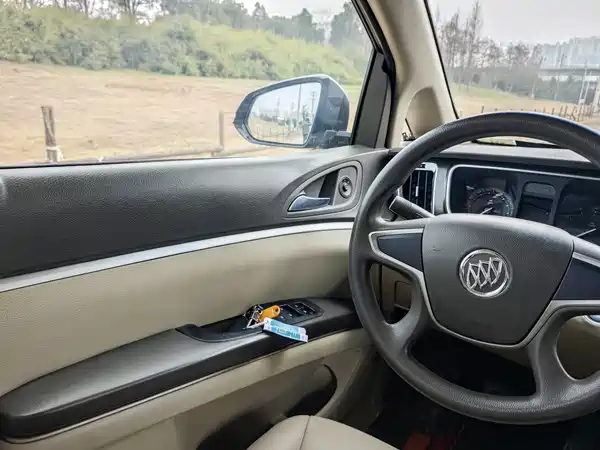 Buick GL8 2013