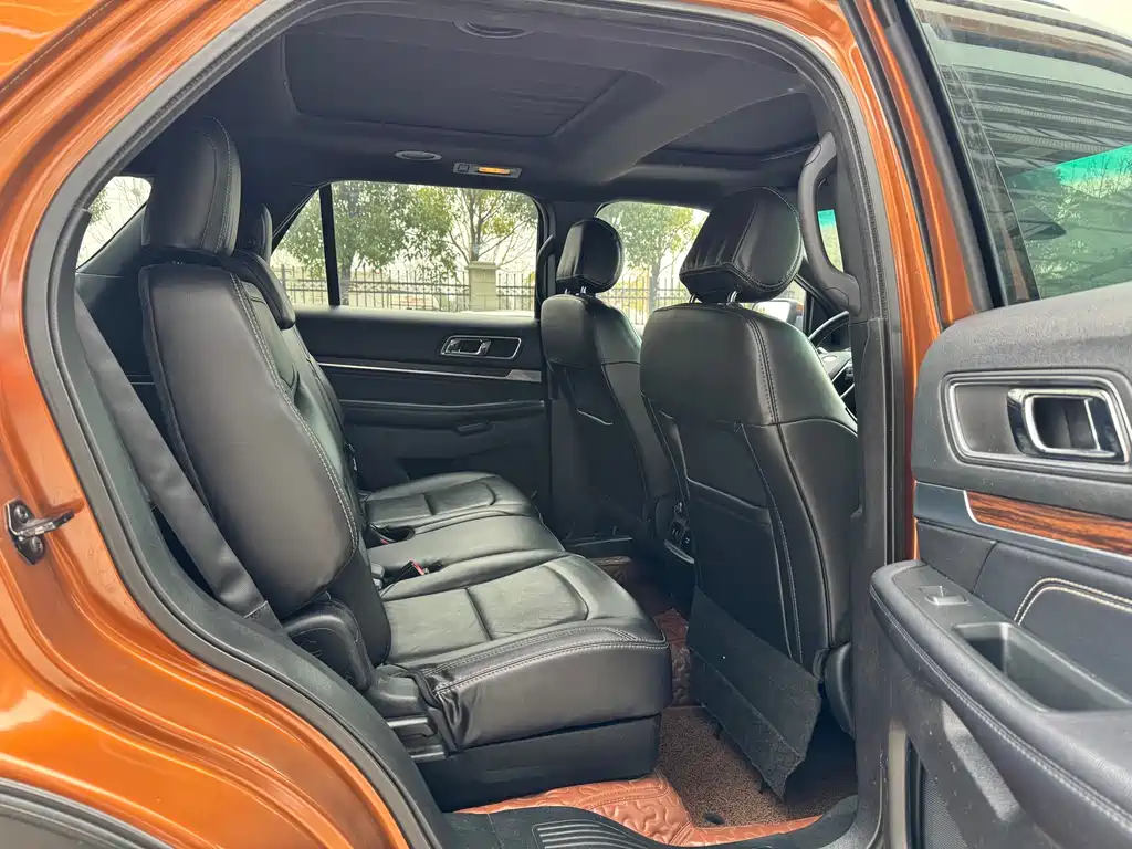 Ford Explorer 2019 — фото 15