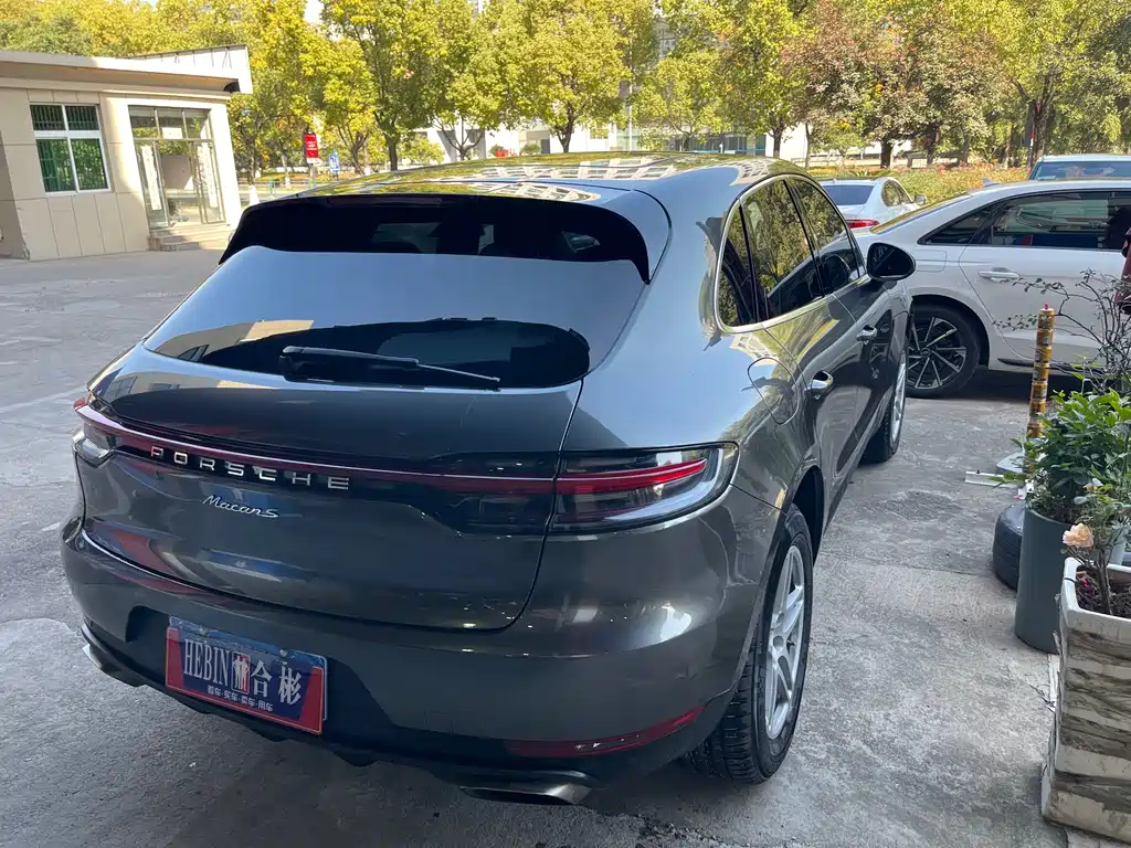Porsche Macan 2019 — фото 27