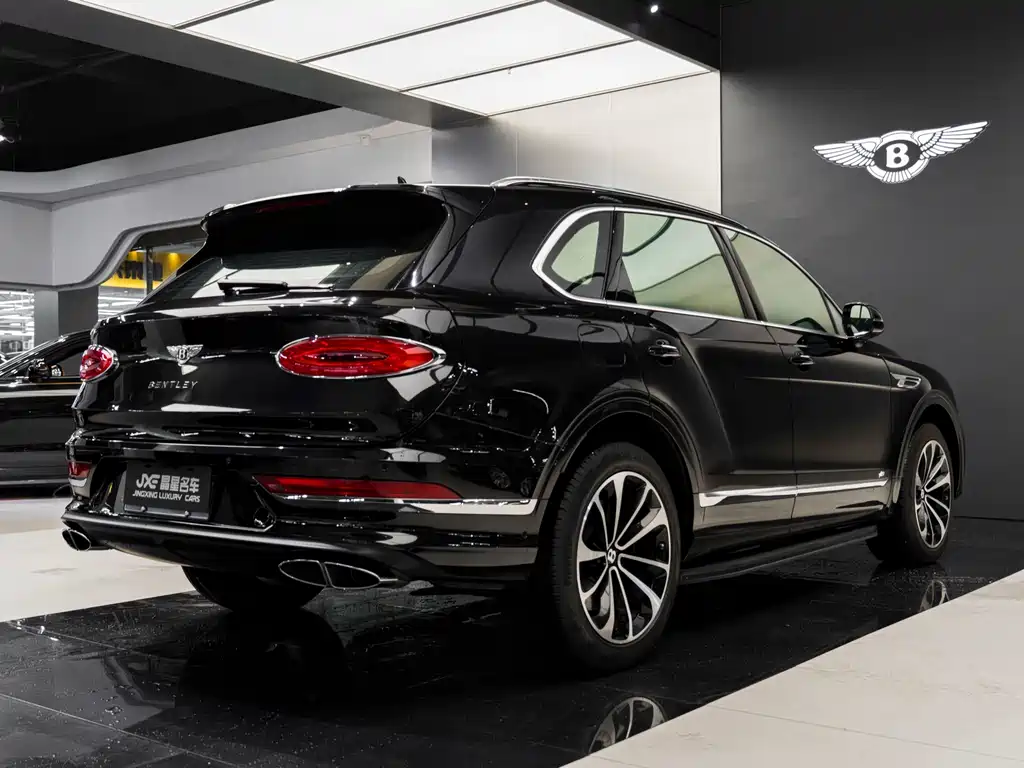 Bentley Bentayga 2021 — фото 14