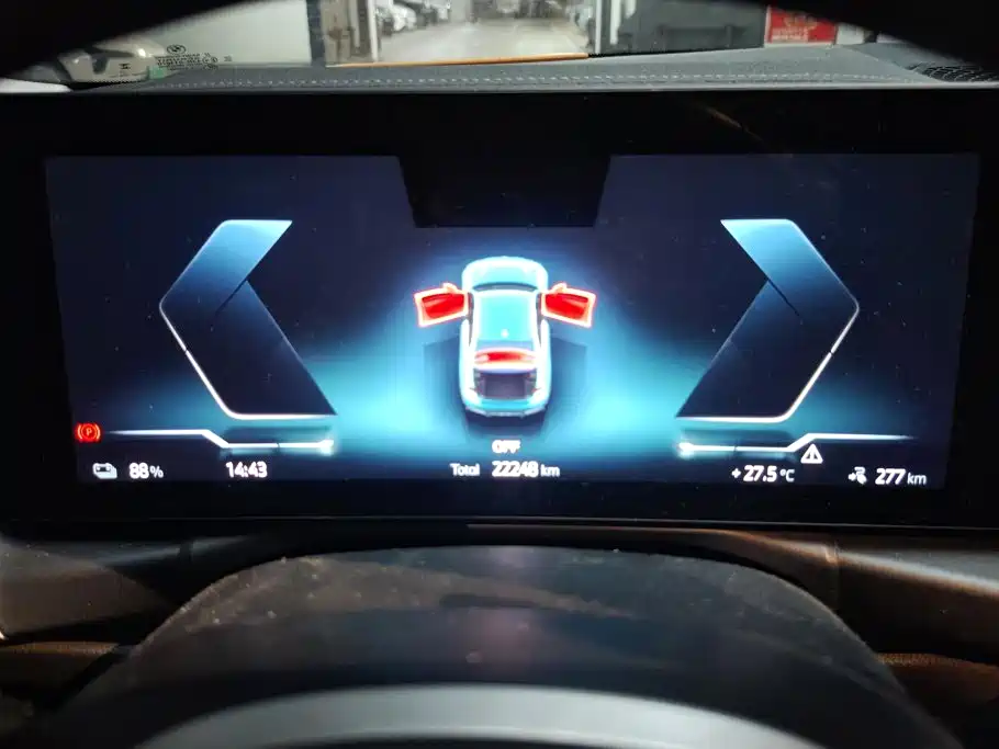 BMW i3 2023 — фото 14