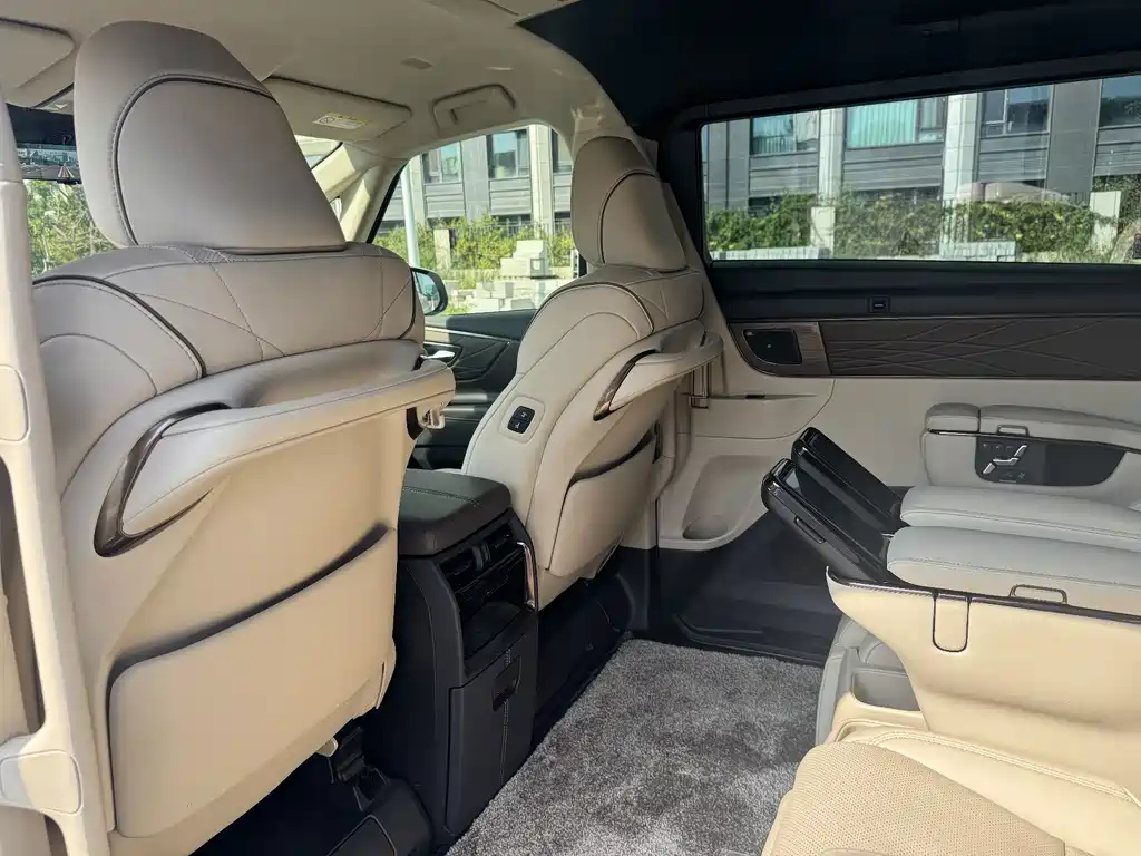 Toyota Alphard 2025 — фото 13