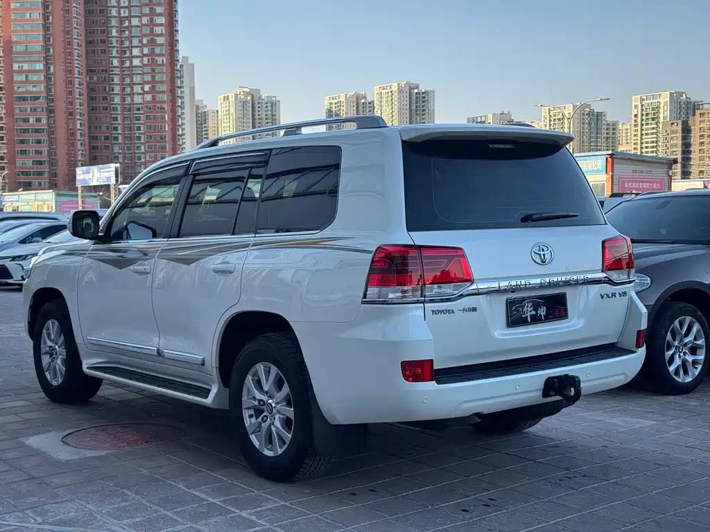 Toyota Land Cruiser 2016 — фото 23