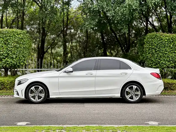 Mercedes-Benz C-Class 2019