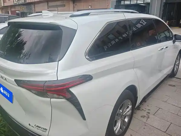 Toyota Sienna 2024